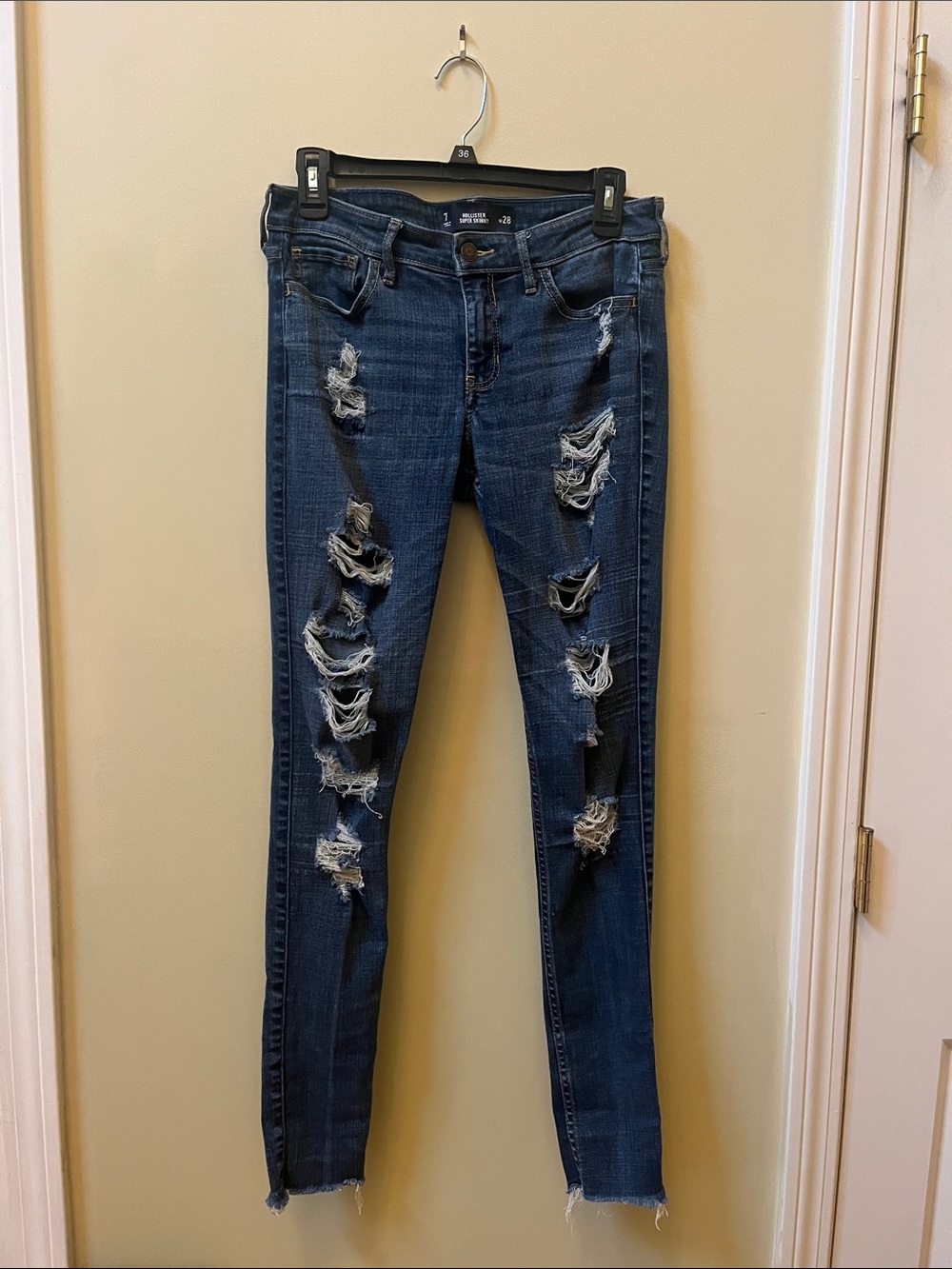 👖 Hollister Women’s Ripped Denim Skinny Jeans 👖